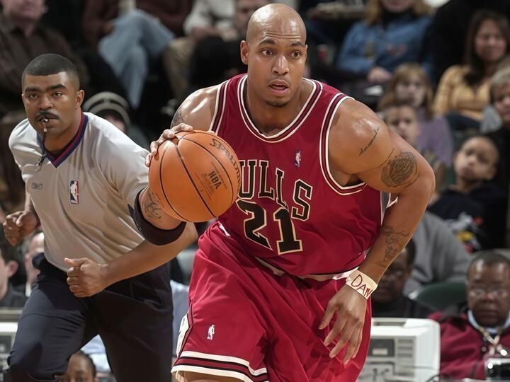 另外两位全, 克里斯 另外两位全, 克里斯